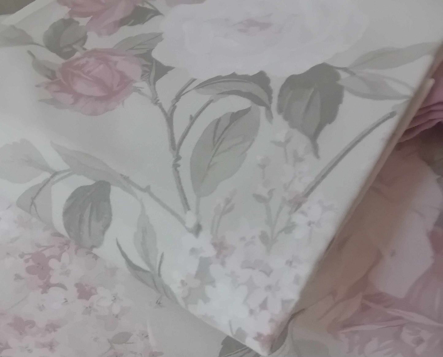 Completo letto Liberty in puro cotone con disegno a rose Rosa Cipria