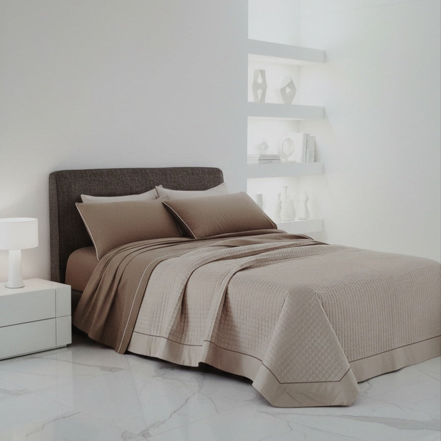 Trapuntino Matrimoniale LAGOM - Percalle Puro Cotone con Piping Artigianale