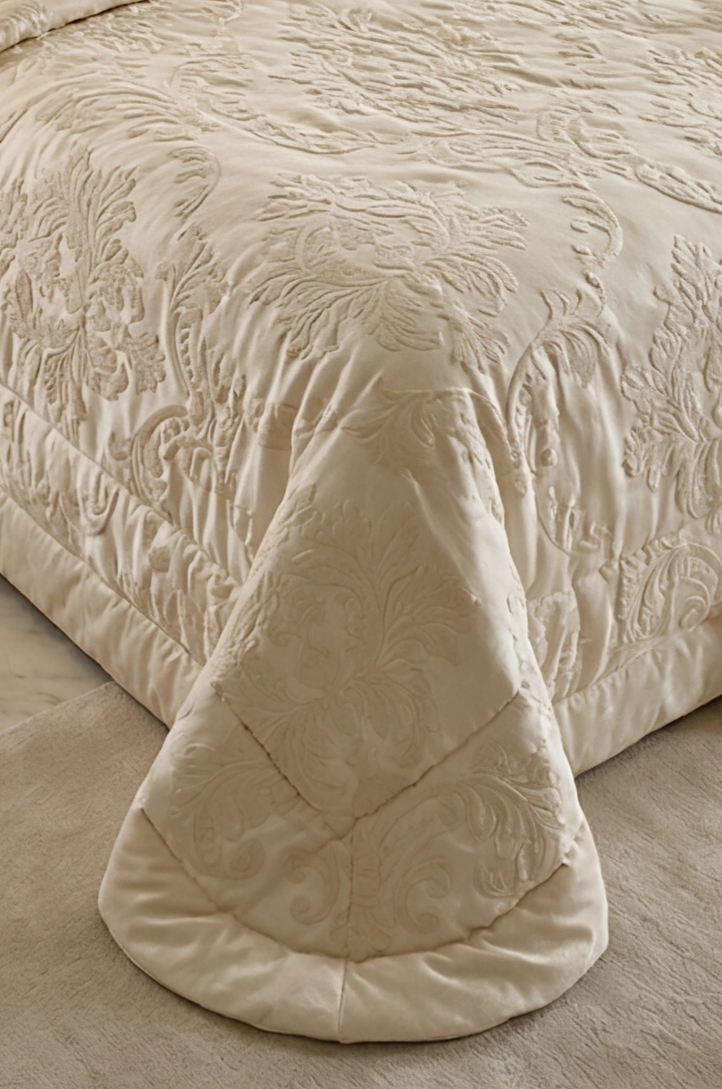 Trapunta VENEZIA – Jacquard Taffetà con Cuscini Arredo